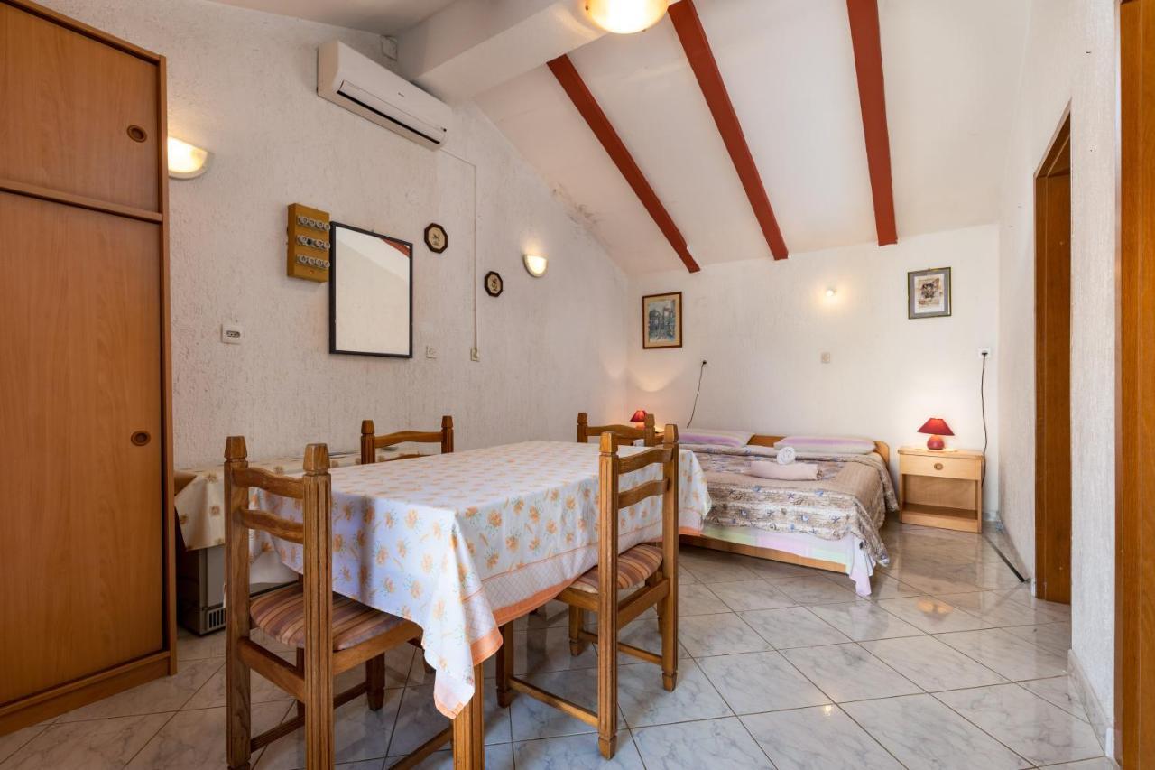 Apartments And Room Pergola Rovinj Kültér fotó